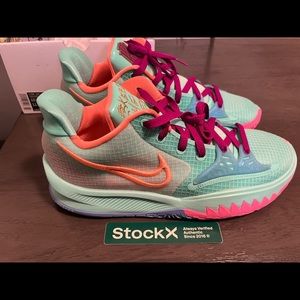 Accepting best offer! New Nike Kyrie Irving Unisex Sneakers